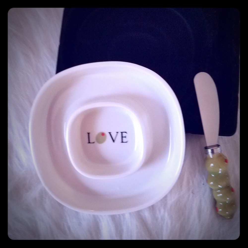 Olive Dish set NWOT